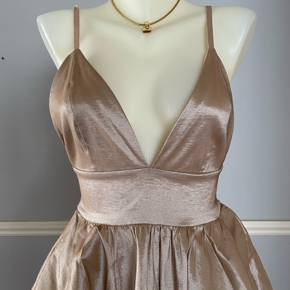 Lizbeth Classic Twist Formal Dress. Sz. SMALL. Excellent Condition!